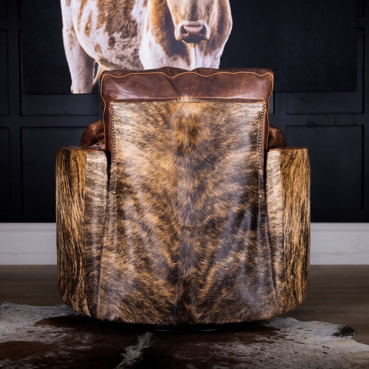 Bearcreek Snug Leather Swivel Recliner