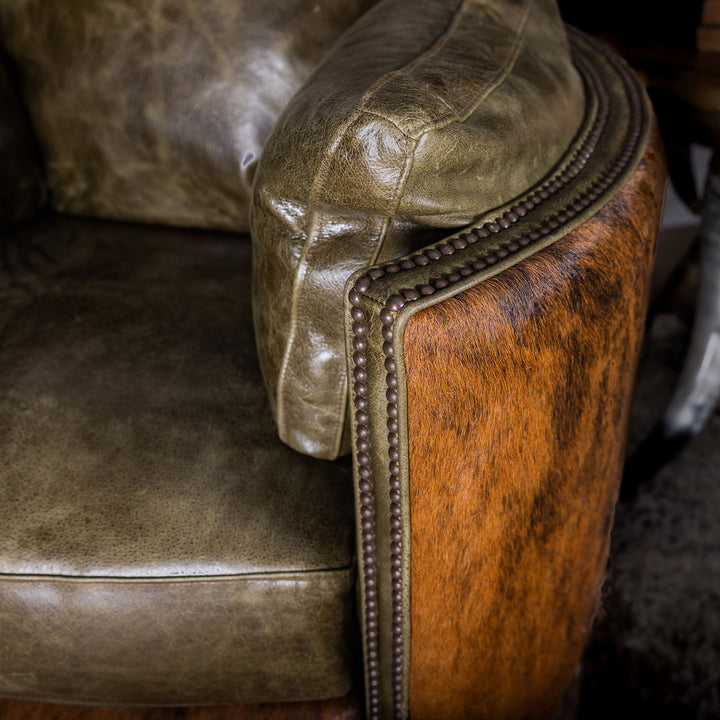 Goliad Snug Leather Swivel Recliner
